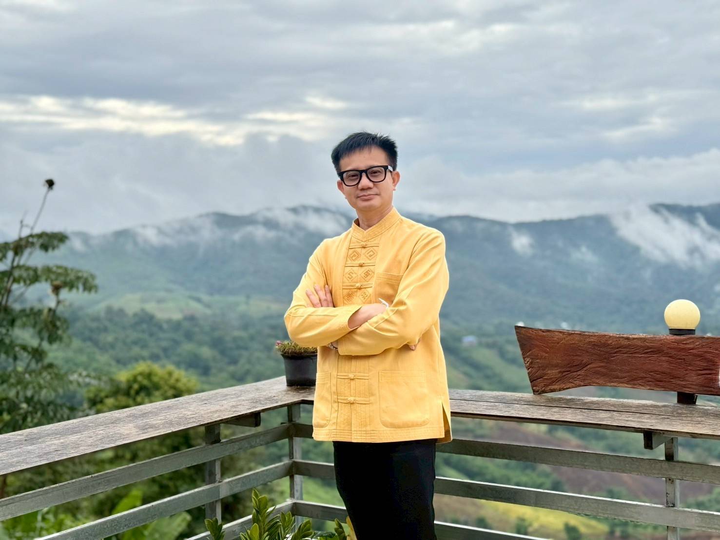  ชาติชาย ทนะขว้าง